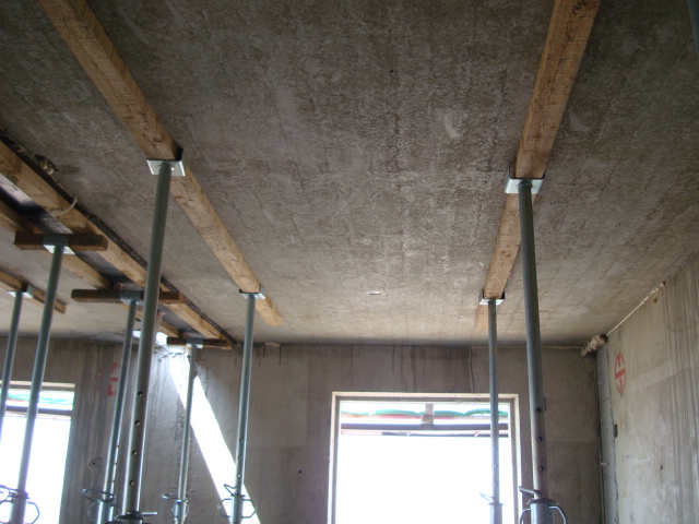 建筑工程装配式叠合板安装施工方案-叠合板下方支撑示意图