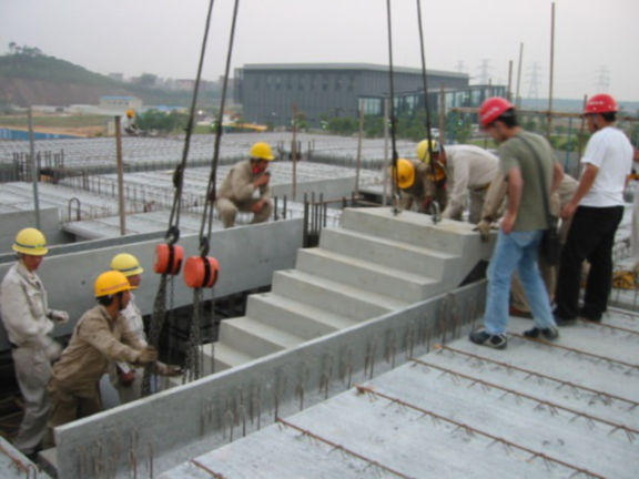 建筑工程装配式楼梯施工方案-楼梯构件吊装就位