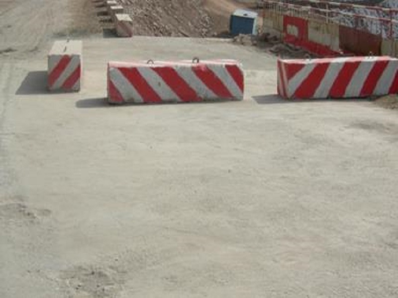 水利水电工程建设安全管理-道路防护墩