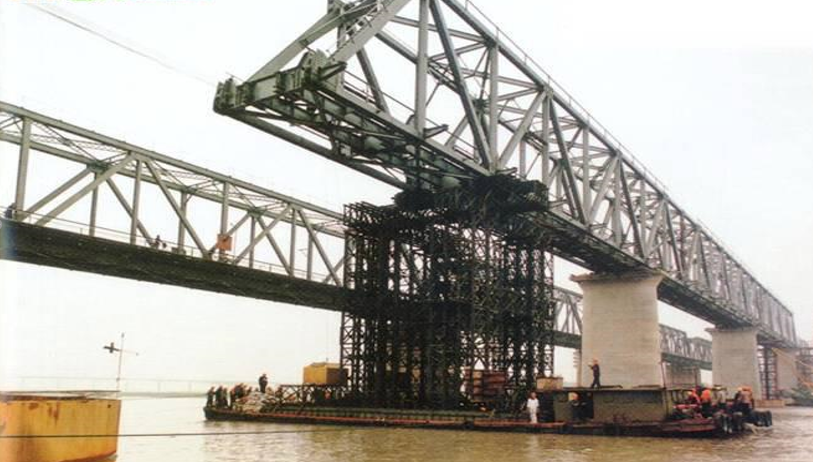 预制梁桥安装施工工法与解析（67页）-浮运架梁法
