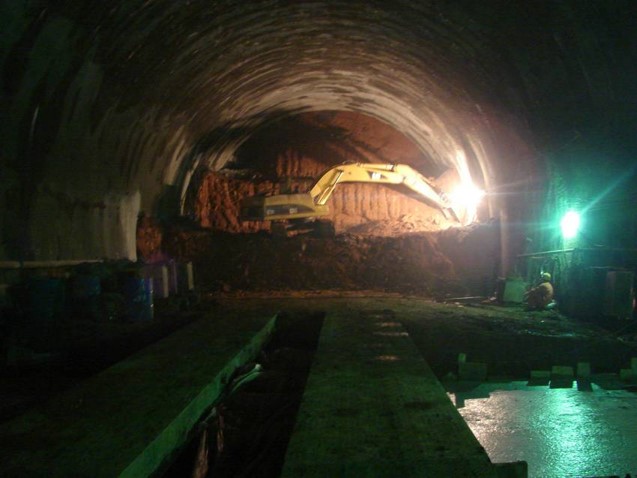 铁路隧道设计、钻爆法施工要点及工程实例