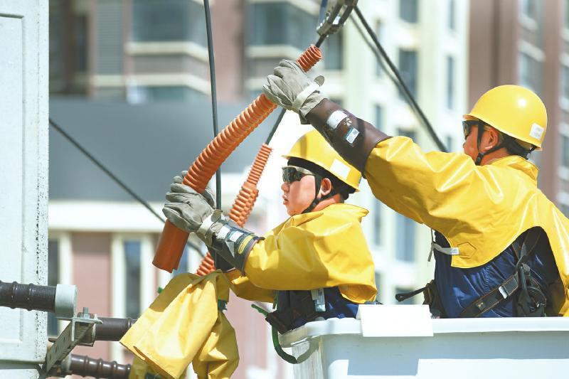 直面双重考验 保供全力以赴
四川电网迎峰度夏保供进行时「相关图片」