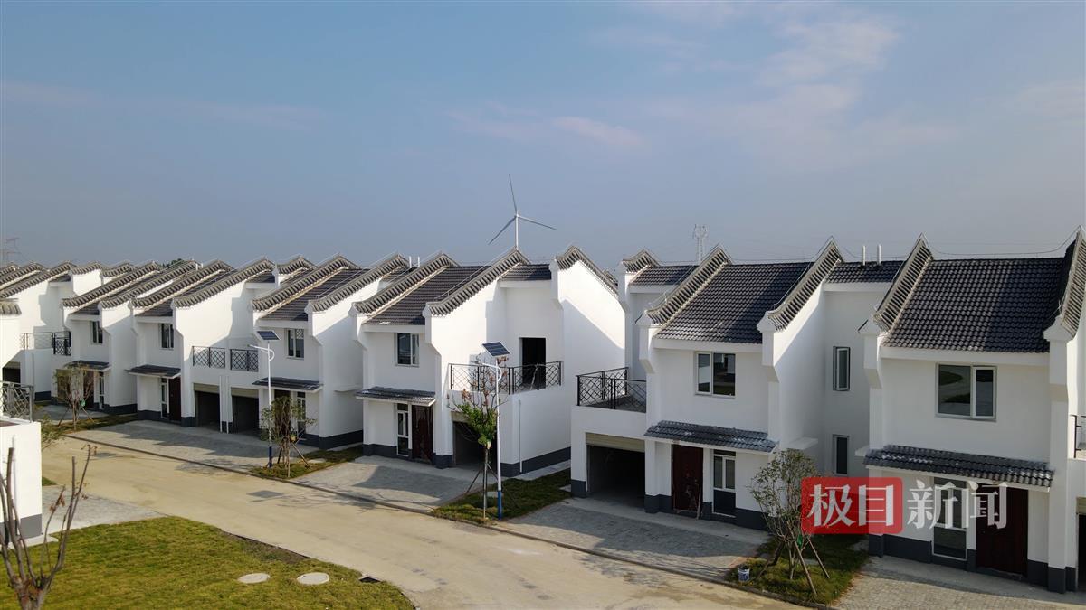 双庙村村湾人居环境整治徽派建筑群.jpg