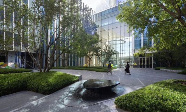 [北京] 丽泽平安幸福中心现代建筑规划设计