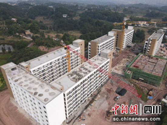 　　施工现场。陈丽摄