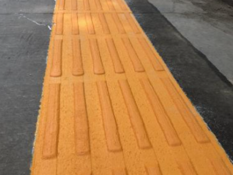 市政道路品质提升热熔型道路标线施工工法